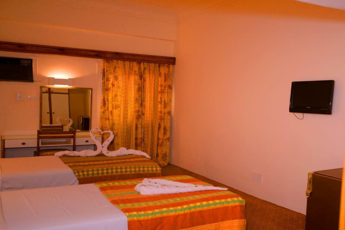 אסואן Cleopatra Hotel מראה חיצוני תמונה